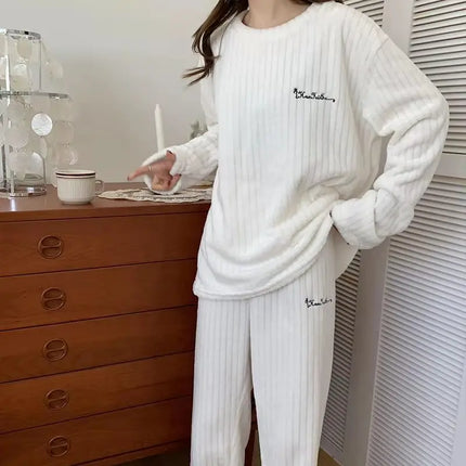 Pyjama Hiver Femme en Velours de Corail – Chaud, Doux & Confortable – Nouvelle Collection Automne/Hiver